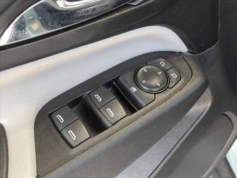Used 2022 Chevrolet Equinox LT FWD image 12