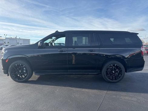 Used 2023 Chevrolet Suburban RST w/ Luxury Package image 8