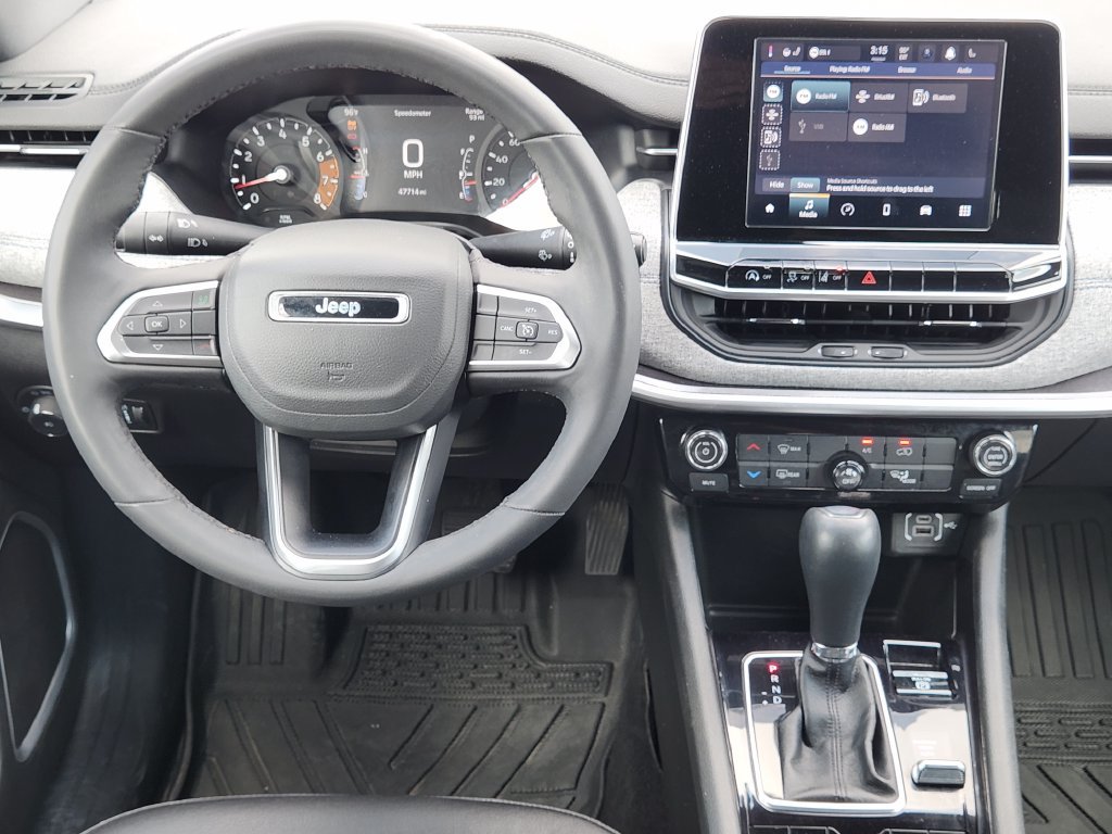 Used 2025 Jeep Compass Latitude AWD/4WD image 28