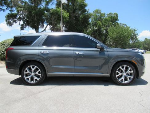 Used 2022 Hyundai Palisade Limited FWD image 2