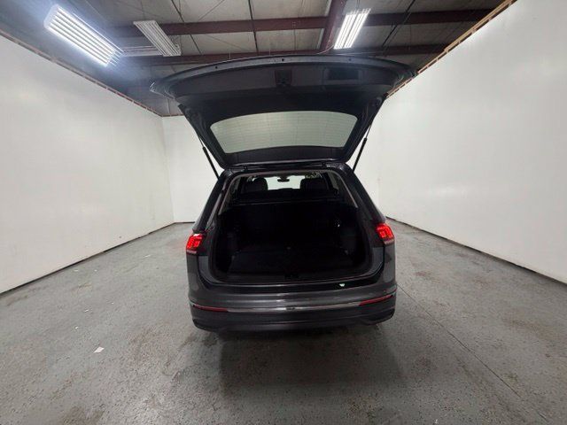 Used 2023 Volkswagen Tiguan SE FWD image 8
