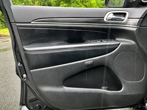 Used 2019 Jeep Grand Cherokee Limited AWD/4WD image 27