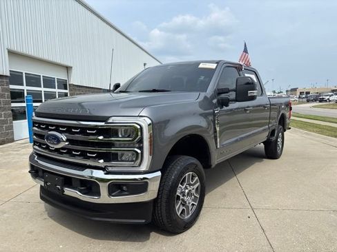 Certified 2024 Ford F250 Lariat AWD/4WD image 4