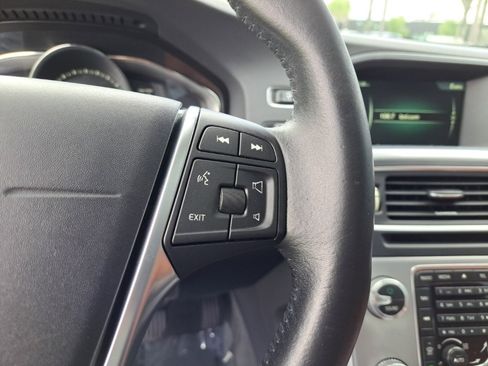 Used 2017 Volvo S60 T5 Inscription Platinum image 20