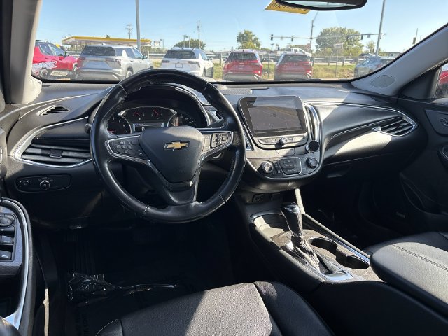 Used 2018 Chevrolet Malibu LT w/ Leather Package FWD image 17