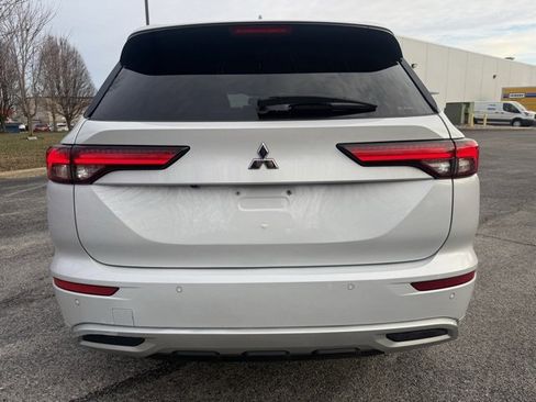 Used 2022 Mitsubishi Outlander SEL image 4