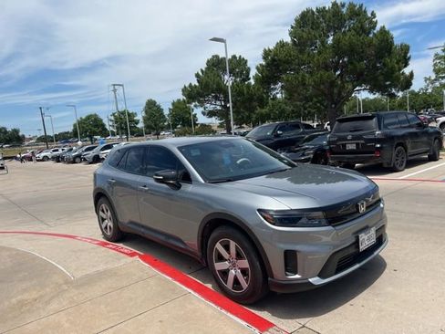 Used 2024 Honda Prologue EX image 3