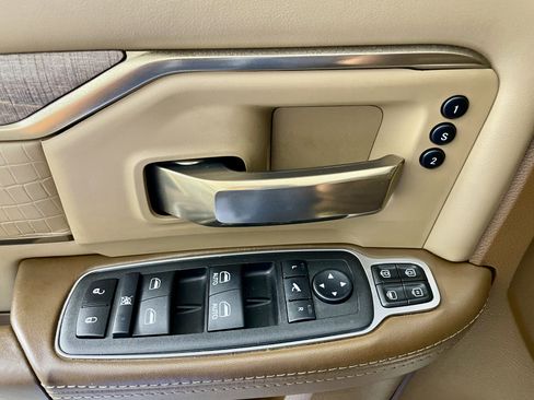 Used 2024 RAM 3500 Limited w/ Towing Technology Group image 15