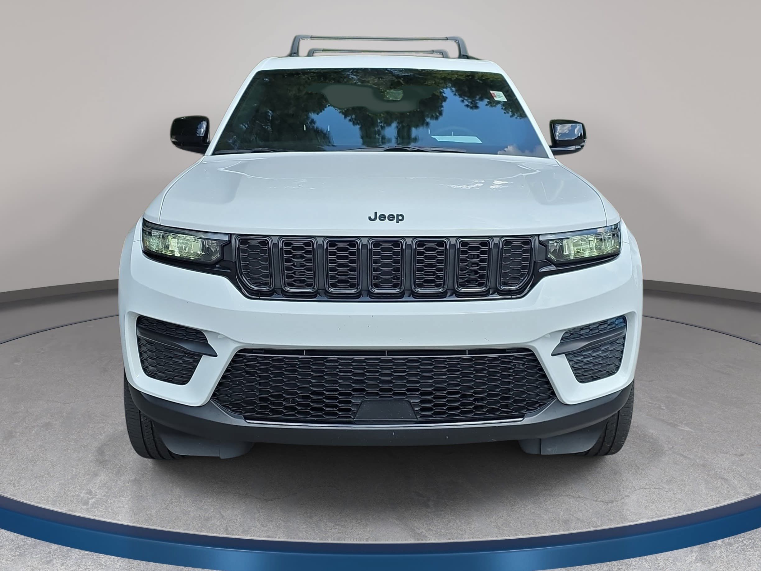 Used 2023 Jeep Grand Cherokee Altitude AWD/4WD image 4