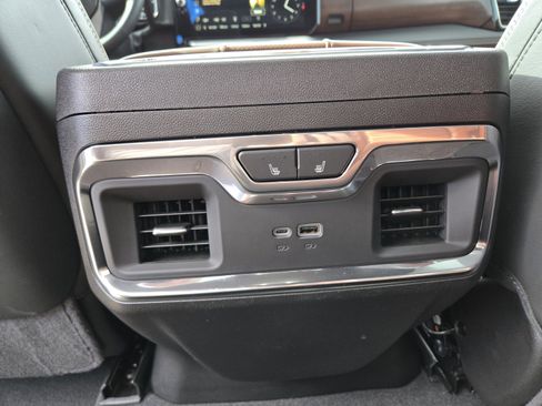 Used 2024 GMC Sierra 2500 Denali Ultimate image 25