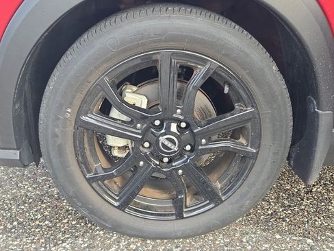 Used 2024 Nissan Kicks SR w/ SR Premium Package FWD image 14