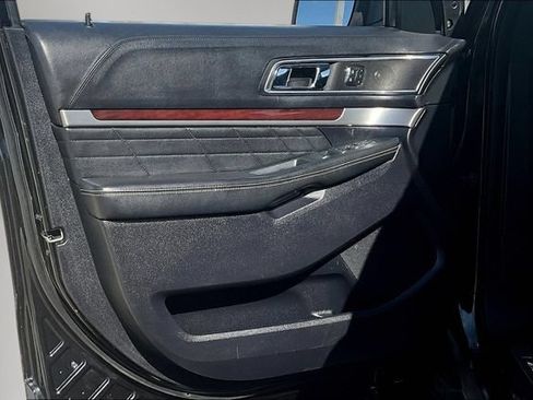 Used 2019 Ford Explorer Platinum AWD/4WD image 20