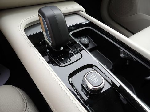 Certified 2024 Volvo XC90 B5 Core w/ Climate Package image 22