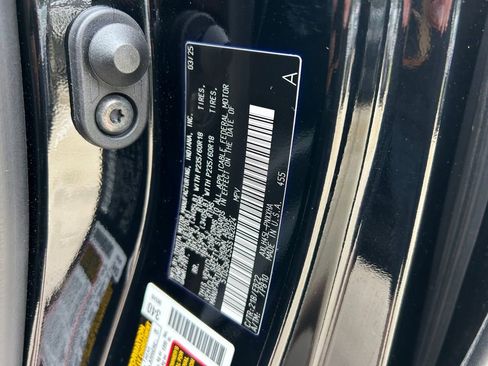 Used 2025 Toyota Sienna XLE Woodland Edition image 10