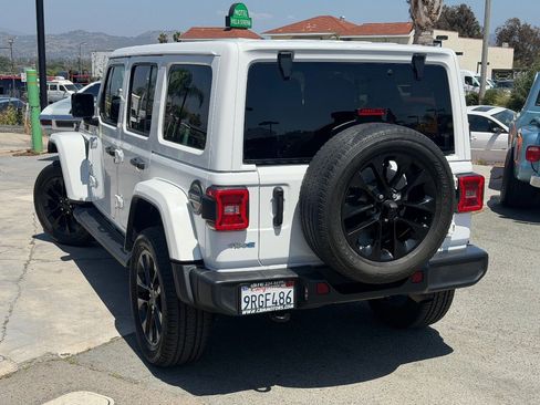 Used 2021 Jeep Wrangler Unlimited Sahara AWD/4WD image 7