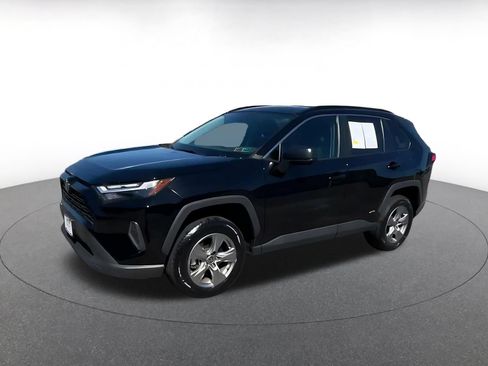 Used 2024 Toyota RAV4 LE AWD/4WD image 7