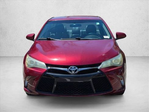 Used 2016 Toyota Camry SE FWD image 2