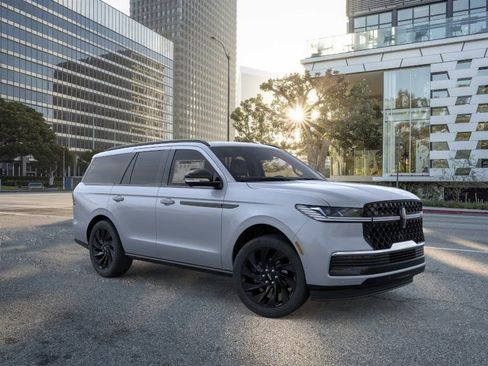 New 2026 Lincoln Navigator Reserve w/ Jet Appearance Package AWD/4WD image 7