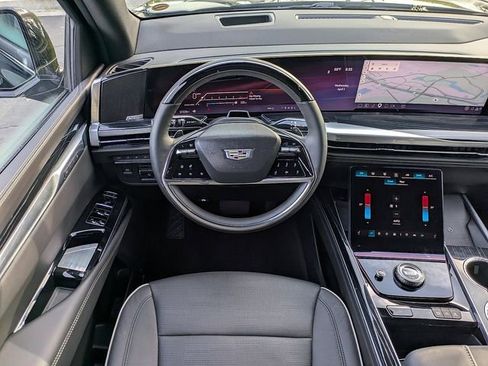 Certified 2025 Cadillac Escalade Sport w/ LPO, ONYX Package image 17