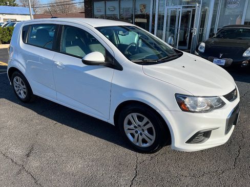 Used 2017 Chevrolet Sonic LT FWD image 4