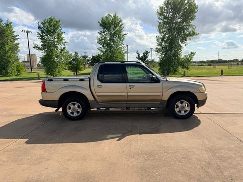 Used 2002 Ford Explorer Sport Trac 2WD image 23