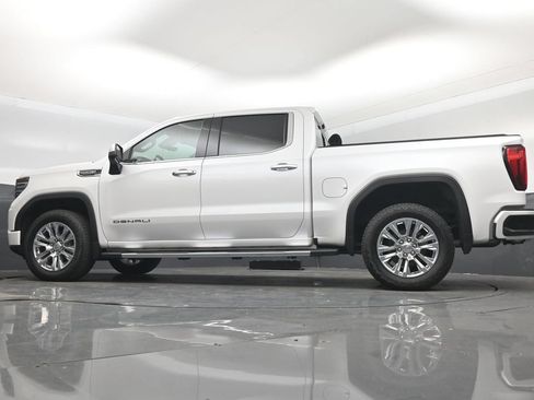 Used 2025 GMC Sierra 1500 Denali w/ Technology Package AWD/4WD image 15