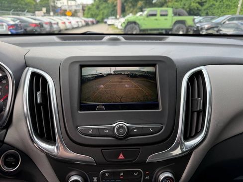 Used 2019 Chevrolet Equinox LT FWD image 23