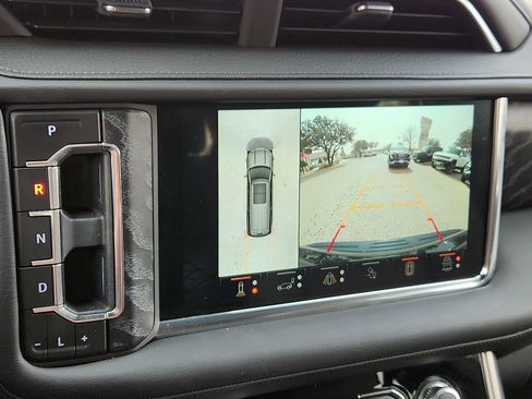 Used 2023 GMC Yukon Denali w/ Denali Reserve Package image 18