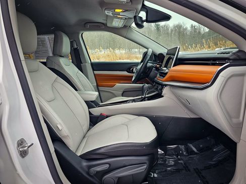 Certified 2022 Jeep Compass Limited image 39