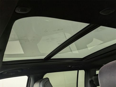 Used 2024 Jeep Wagoneer Series III w/ Premium Group I image 13