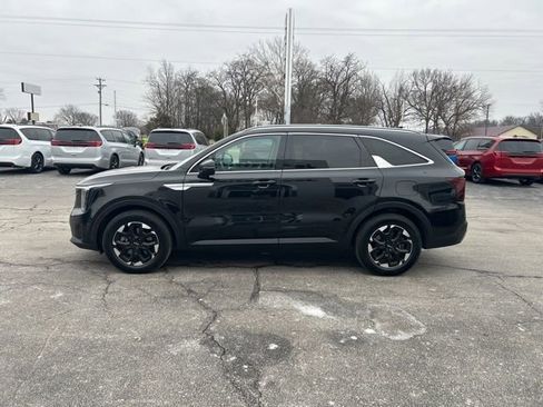 Used 2024 Kia Sorento S FWD image 5