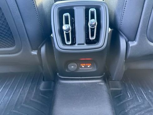 Used 2021 Volvo XC40 T5 R-Design w/ Advanced Package image 15