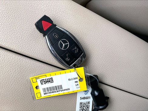 Used 2019 Mercedes-Benz GLC 300 4MATIC image 15