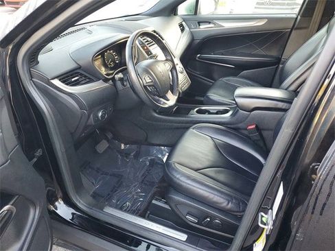 Used 2017 Lincoln MKC Premiere image 16