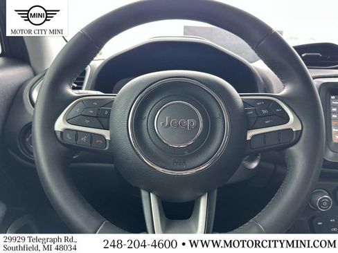 Used 2018 Jeep Renegade Latitude w/ Popular Equipment Group FWD image 23