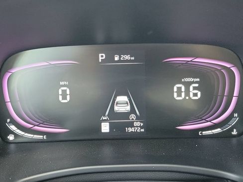 Used 2025 Kia Soul LX w/ LX Technology Package FWD image 20