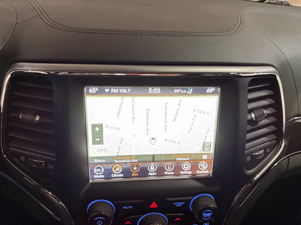 Used 2018 Jeep Grand Cherokee Overland AWD/4WD image 3