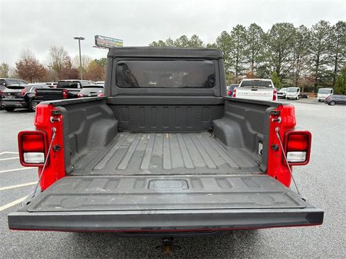Used 2023 Jeep Gladiator Sport image 18