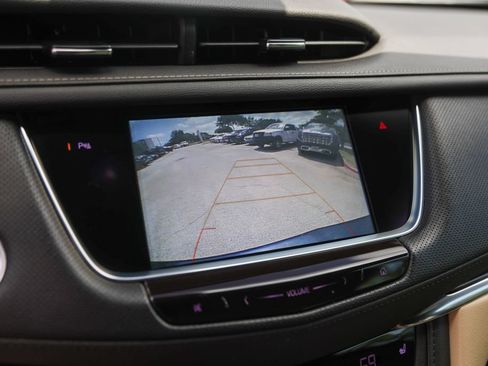 Used 2019 Cadillac XT5 Luxury FWD image 18