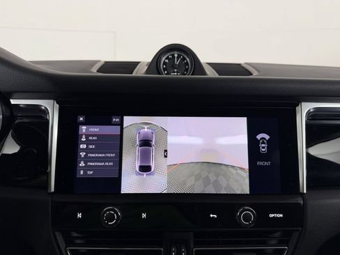 Used 2023 Porsche Macan AWD/4WD image 38