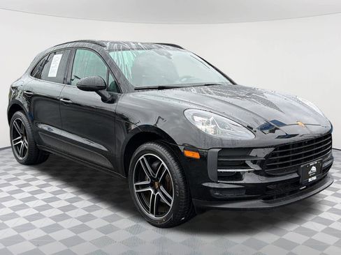 Used 2021 Porsche Macan w/ Premium Package image 3
