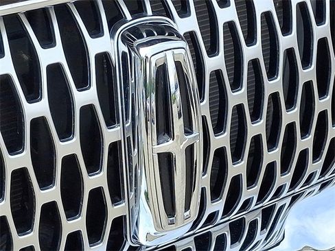 Certified 2023 Lincoln Nautilus Reserve AWD/4WD image 29