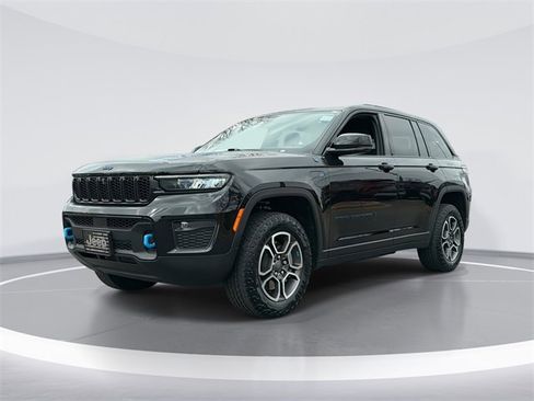 Used 2023 Jeep Grand Cherokee Trailhawk image 1
