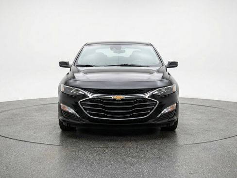 Used 2024 Chevrolet Malibu LT image 2