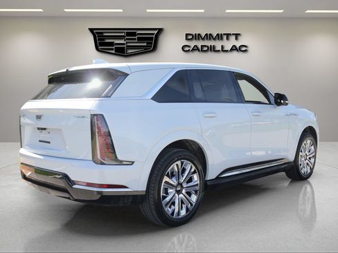 Certified 2026 Cadillac Escalade IQ Luxury 2 w/ LPO, Radiant Package AWD/4WD image 5