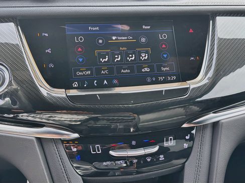 Certified 2023 Cadillac XT6 Sport w/ Technology Package AWD/4WD image 16