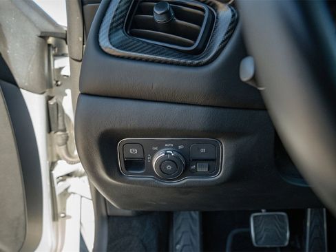 Used 2020 Aston Martin V8 Vantage Coupe image 27