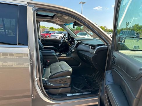 Used 2018 Chevrolet Suburban LT AWD/4WD image 30