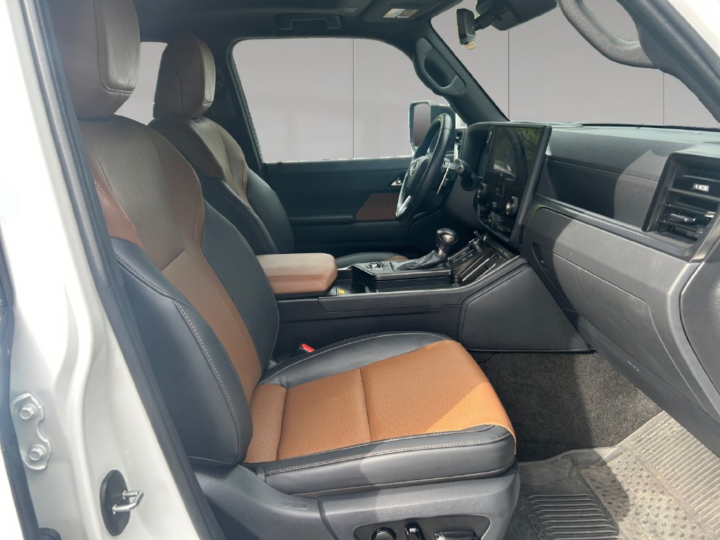 Used 2024 Lexus GX 550 w/ Accessory Package (Z1) AWD/4WD image 17