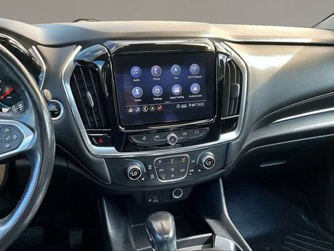 Used 2021 Chevrolet Traverse RS AWD/4WD image 9